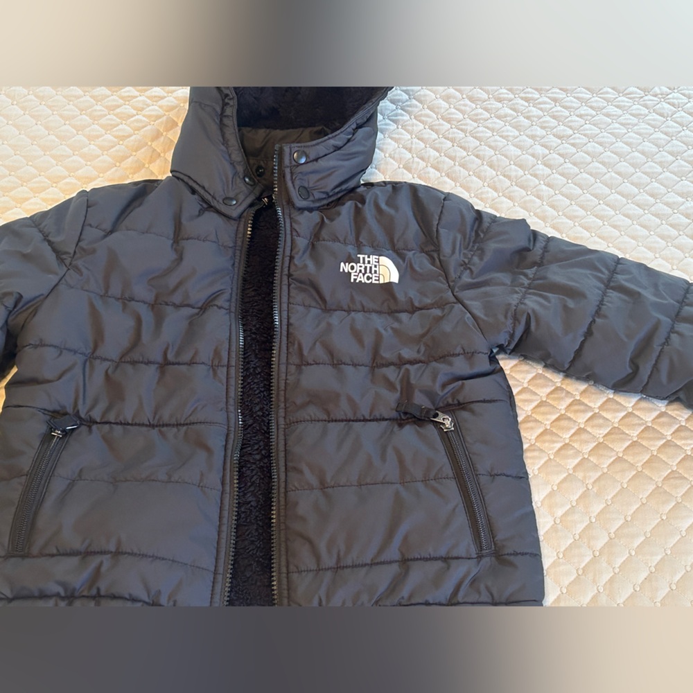 The North Face Kids Dark Black Reversable Removable Hood Puffer Jacket